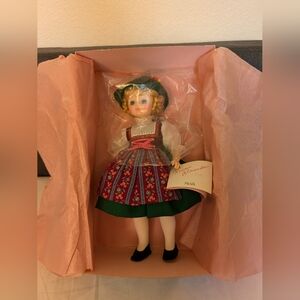 Madame Alexander Vintage Heidi 14" Doll #1581 * New in Box Vintage 1980s
